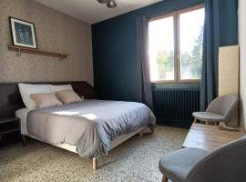 Les Bois de Malaguet - gite d'étape et de séjour, Hotel in Monlet