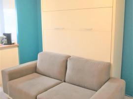 Agréable studio situé dans l'hyper centre d'Auray, hotel in Auray