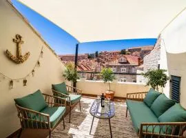 Luxury apartment Petra with terrace and city view