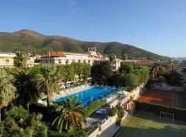 Residence Oliveto, hotel with jacuzzis in Ceriale