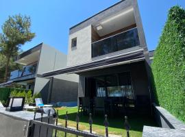 Özel havuzlu lüks villa, hotel in Kusadası