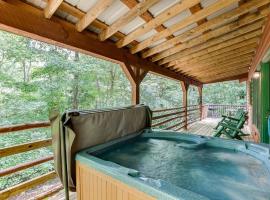 Cabin with Jacuzzi & Hydrotherapy SpaNear Helen, hotel dicht bij: Yonah Mountain, Cleveland