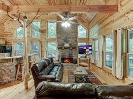 Amazing 4 Bed Family Cabin w Game Room, vacation home in Cornelia