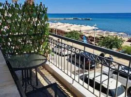 Greekhome Seaside Apartment