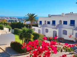 Luxury Townhouse in Top Complex with Town and Ocean View by Be Cherish, lyxhotell i Albufeira