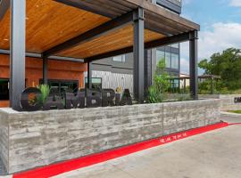 Cambria Hotel Austin Airport, отель в Остине, рядом находится Гоночная трасса «Америк»