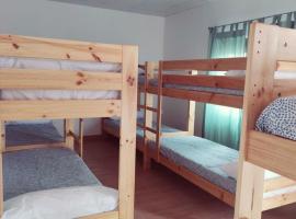 Albergue Los Patos, hostel in Villafranca de los Caballeros