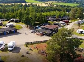 Sveastranda Camping، مكان تخييم فخم في Gullor