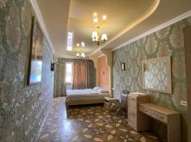 Hostel Golden Fleece, ξενοδοχείο κοντά στο Διεθνές Αεροδρόμιο Kopitnari - KUT, Κουτάισι