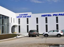 PM Palace Hotel, hotel v destinaci Nizhnyaya Alekseyevka