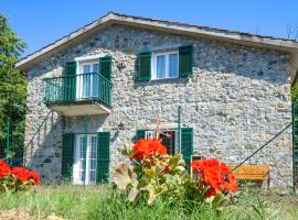 Amazing Home In Framura With Jacuzzi, Wifi And 2 Bedrooms, holiday rental in Framura