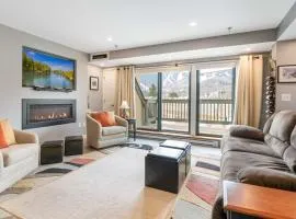 Walk to Lifts & Village! Killington Mountain Condo