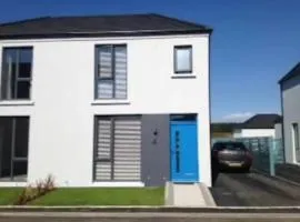 Fabulous Portstewart Modern Seaside House NITB