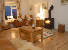 Coolbeg Farmhouse, holiday home in Maguires Bridge