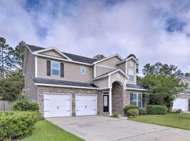 Spacious Pooler Home with Family-Friendly Perks, hotel in Savannah