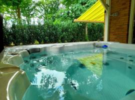 Secret Wellness Oase, hotel with jacuzzis in Holten