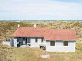 6 person holiday home in Henne, hotell i Henne Strand