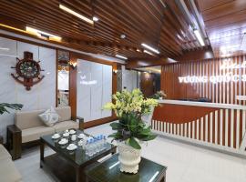 Vương Quốc 3 Hotel、クイニョンのホテル