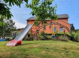 Ferienwohnung Ost - Alte Schule Sachswitz