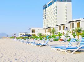 Mirage Bab Al Bahr Beach Hotel, resort in Dibba