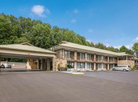 Quality Inn & Suites Mt Chalet, hotel v destinaci Clayton