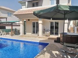 GREAT VILLA MARIA, spa hotel in Paralimni