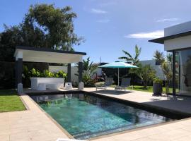 L'Idéale : Villa neuve et cosy, piscine privative et chauffée, kotedžas mieste Cap Malheureux