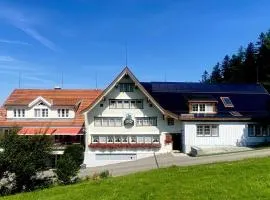 Hirschen Wald - Gasthaus & Bäckerei、Waldのイン