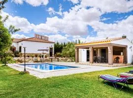 Beautiful Home In Villamartin With 3 Bedrooms, Private Swimming Pool And Outdoor Swimming Pool