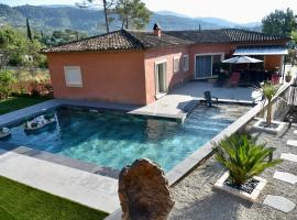 Villa moderne avec piscine à Peymeinade, hotel per famiglie a Peymeinade