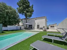 Stunning Home In Nîmes