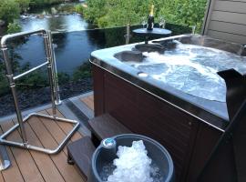 Honey lodge, Hotel in Caeathro