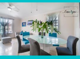 Casa Ayari - 3 Habitaciones - 2 a 6 personas - WIFI- AC, hotel perto de Parque Kabah, Cancún