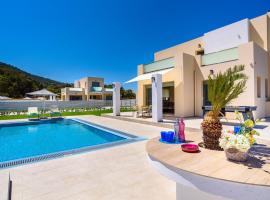 Villa Paleos Evergreen by Villa Plus: Ialyssos şehrinde bir otel