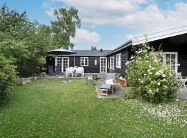 Holiday home Helsinge, casa a Helsinge