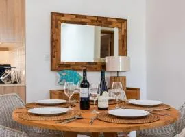 West Wood Holiday Apartment, C6 - Flic en Flac with pool at a quiet location, beautifully decorated and close to the beach