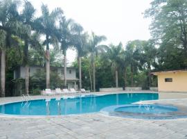 Chitwan Paradise Hotel, hotel v destinaci Sauraha