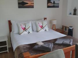 Bluewater Studio, B&B in Tairua