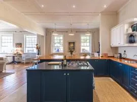 Zonnendal Family Home in charming Kalk Bay
