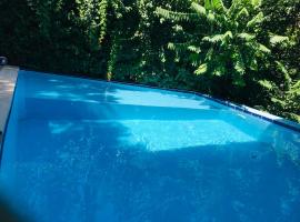 Villaras Garden özel havuzlu eşyalı, khách sạn ở Altınkum