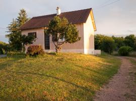 Les Vignes Pierre, hotel amb aparcament a Mornay-sur-Allier