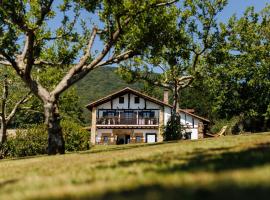 Casa Rural Arotzenea, allotjament vacacional a Hondarribia