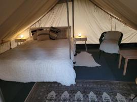 Hideaway Glamping, luxury tent in Muurame