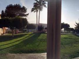 Coqueto apartamento con terraza en la playa