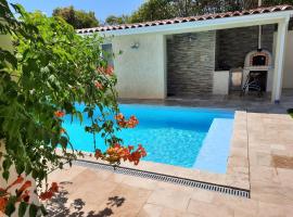 Dépendance avec piscine et jardin privés sans vis-à-vis, hotell med parkeringsplass i Montarnaud