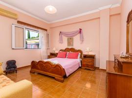 Dimitra House - Corfiot country side getaway, hotel with parking in Chlomatianá