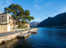 Spring Apartment, place to stay in Perast