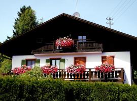Apartment Utschneider-Holzer, viešbutis mieste Baierzoijenas
