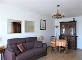 SUNNY DAYS - App 60 m2 avec balcon, 4 pers, 3e étage, au calme et ensoleillé, khách sạn ở Le Touquet-Paris-Plage