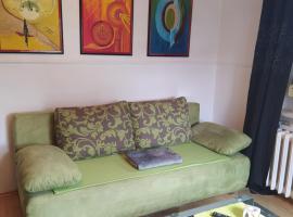 Kreativ Ferienwohnung Domizil der Sinne، فندق في باد ليبينويردا